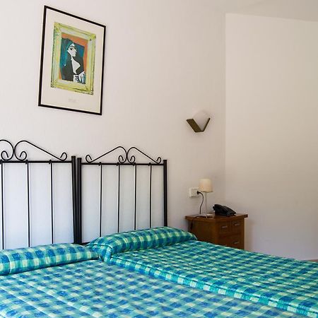 Hostal Rosales Es Pujols Dış mekan fotoğraf