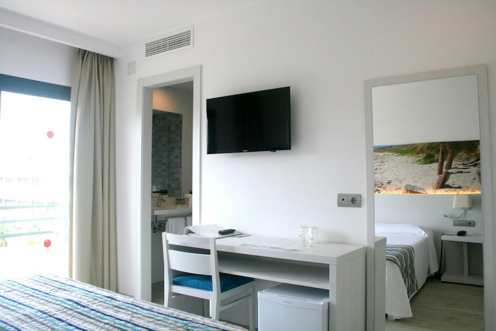 Hostal Rosales Es Pujols Dış mekan fotoğraf