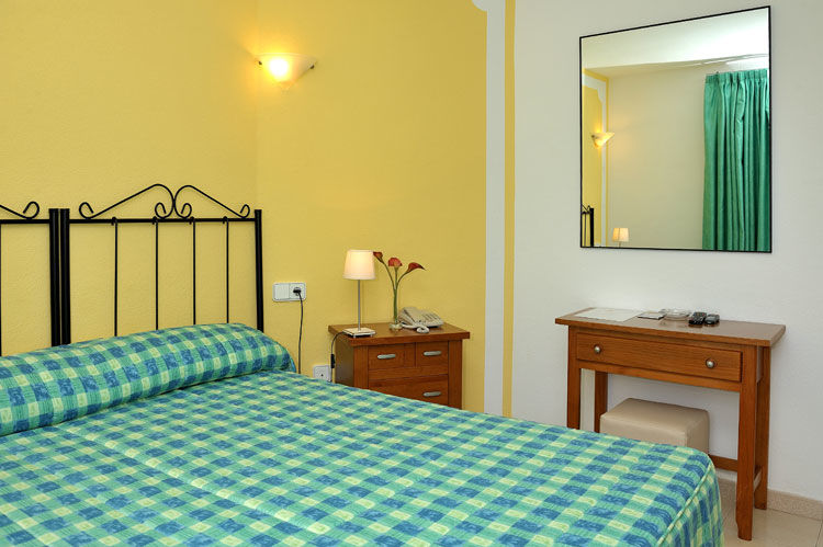 Hostal Rosales Es Pujols Dış mekan fotoğraf