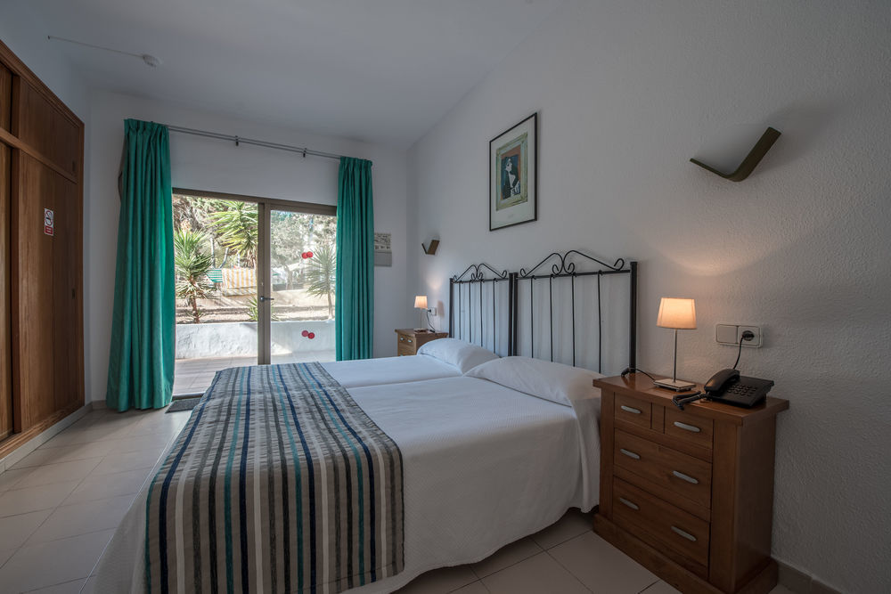 Hostal Rosales Es Pujols Dış mekan fotoğraf