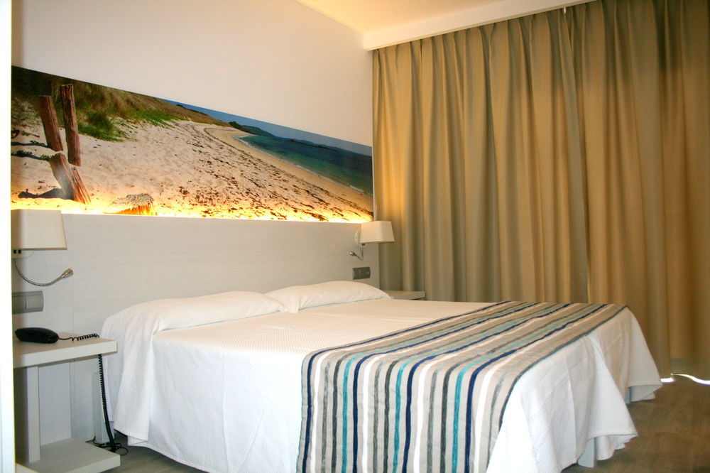 Hostal Rosales Es Pujols Dış mekan fotoğraf